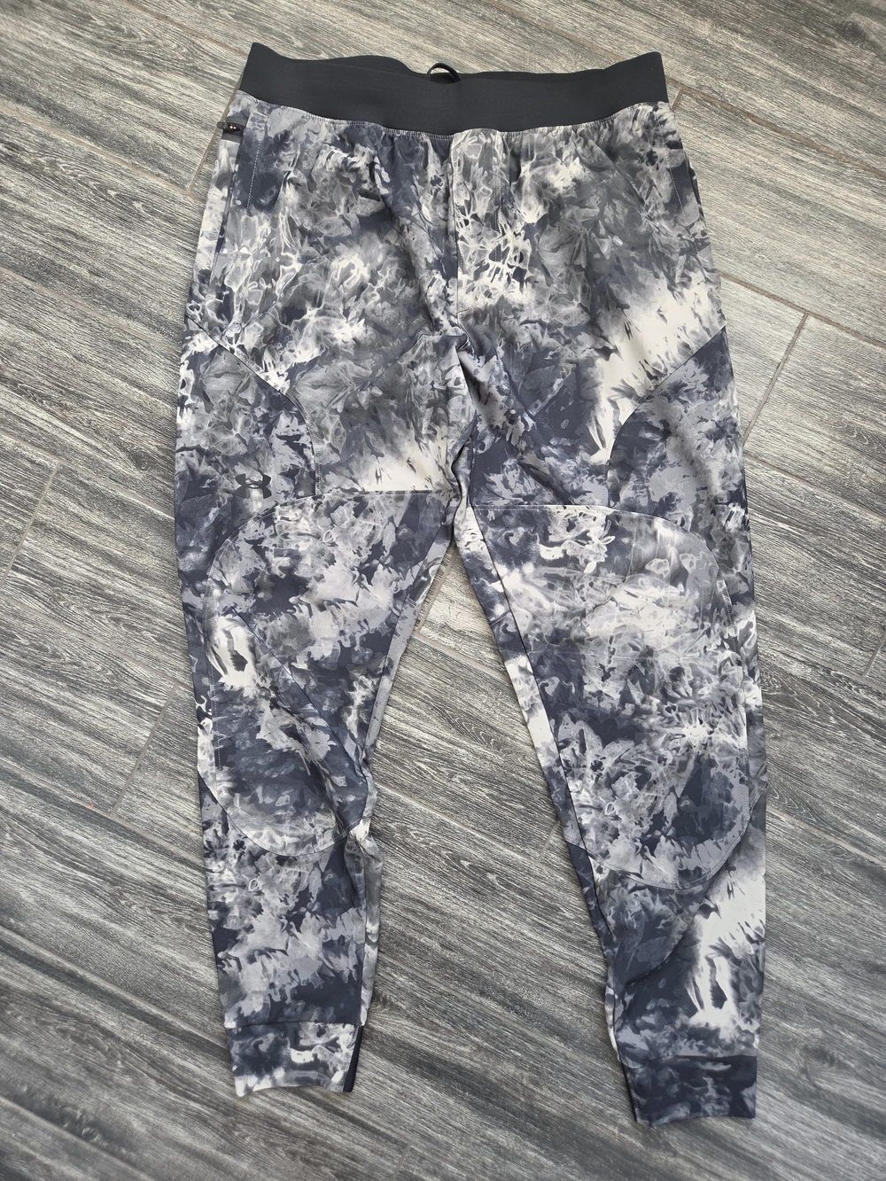 Under Armour Men’s Large Olive Green Printed Cargo Jogger Pants Fitted